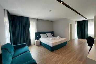 هتل Leon   Beach Front