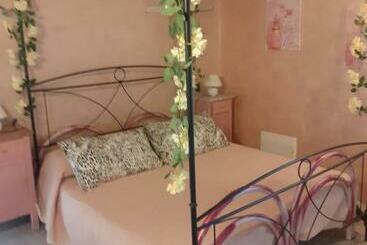 شقق خاصة سياحية Splendido Rustico Shabby