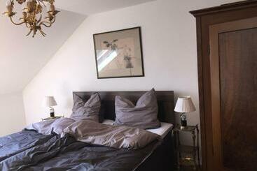 ツーリストアパートメント Stillvoll Wohnen Mit Fahrradweg Zum Festspielhaus