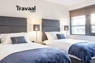 관광객 아파트 Travaal.©om 2 Bed Serviced Apartment Farnborough