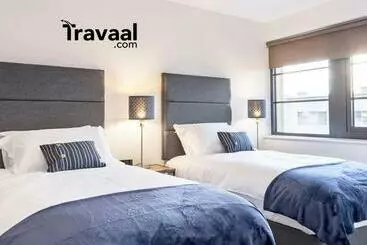 Turistihuoneistot Travaal.©om   2 Bed Serviced Apartment Farnborough