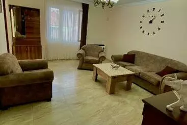 آپارتمان‌های توریست‌ها Family Home