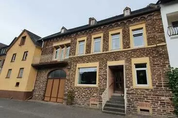 Turistihuoneistot Ferienhaus Im Moseltal