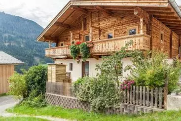 ツーリストアパートメント Neuhaus Alm