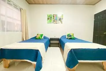 آپارتمانهای توریستها Pura Vida Apartment. 5 Min From Airport
