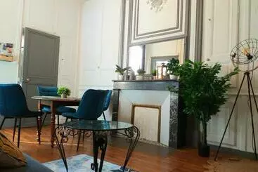 ツーリストアパートメント L  An 4 De La Liberté  Appartement Centre Ville Au Calme