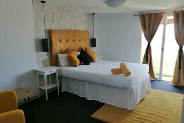 پانسیون Chabela S Water Wall