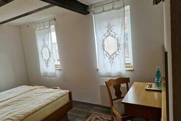 Brunnenputzer Pension Restaurant