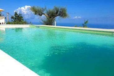 مبيت وإفطار Villa Kirù