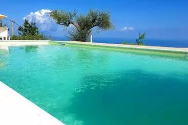 تختخواب و صبحانه Villa Kirù