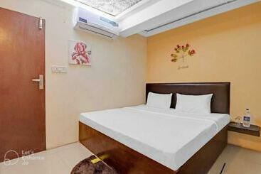 Отель O Bottom Inn