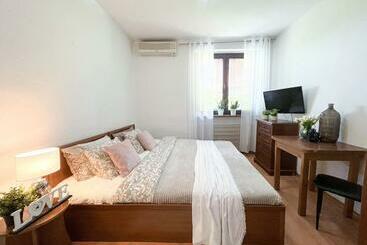 ペンション Business Penzion La Pera