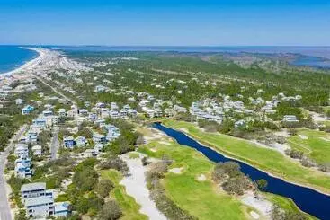 ツーリストアパートメント Gulf And Golf West