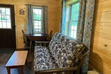پانسیون Lincoln Log Cabins
