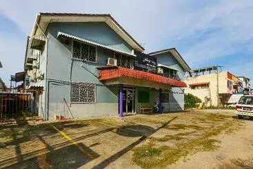 Hotelli Oyo 90623 Thank Q Inn 3