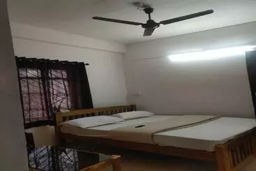 Hotel Spot On 86264 Maurya Boarding & Lodging