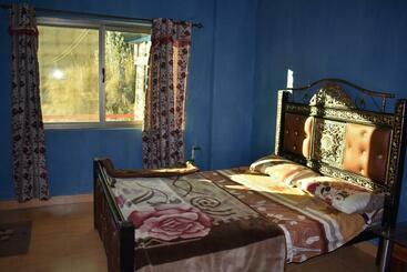 هتل Murree Village Guest House