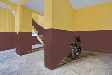 Hotell Oyo 3285 Wonoayu Residence Syariah