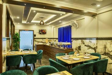 Sm Royal Suites Hotel Near Kempegowda International Airport Bangalore