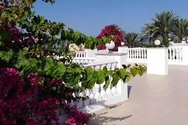 Apartamenty turystyczne Coral Cypria Villa !!