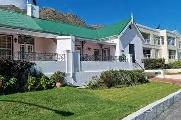 Turistihuoneistot Milkwood Cottage, Beachfront Family Vacation Home, Sleeps 6