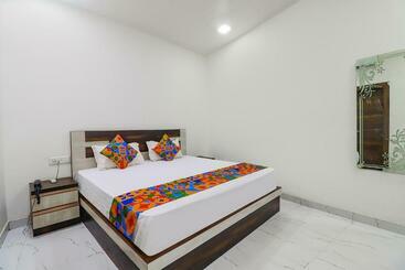 호텔 Oyo 89828 Chahat Palace