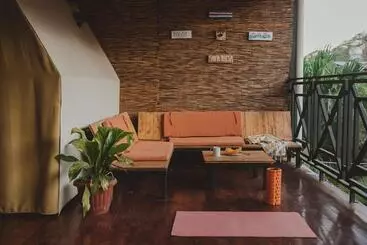 ペンション Habitat Surf Glamp