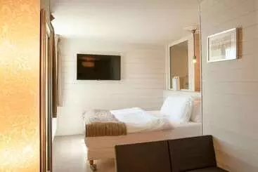 هتل The Originals Hôtel Le Cise Restaurant Chambres Et Suites