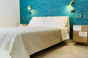 تختخواب و صبحانه Golden Apartments