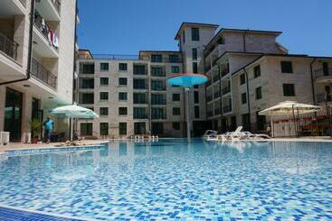 Vakantie-appartementen Destination Bulgaria 2000 Amadeus Lux Summer Private Apartment