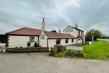 בית מלון כפרי The Poachers