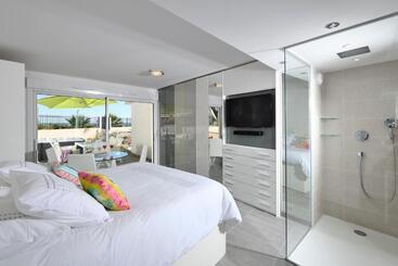 هتل Le Nautilia Résidence De Luxe Réservée Aux Couples