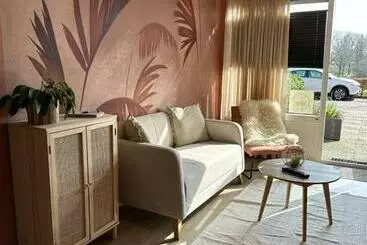 Pensionat Zwikker Aan De Haven