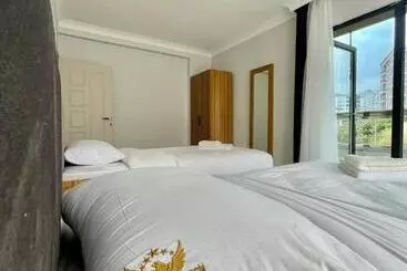 Huoneistohotelli Shahin Golden Hotel L الصقر الذهبي…