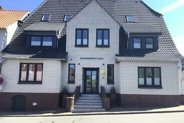 아파트호텔 Landschaftliches Haus