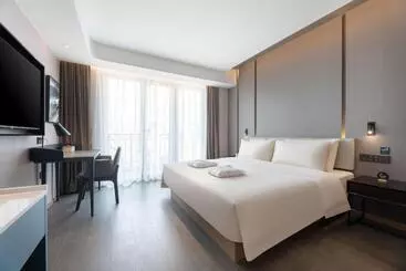 Atour Hotel Xishuangbanna Jinghong Gaozhuang Starlight Night Market