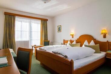 Tennis Golf Hotel Höllrigl