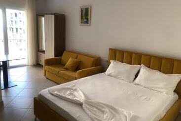 酒店 Mario, Shengjin