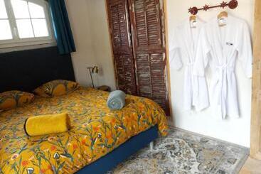 Жильё для туристов Mas Du Dragon 8 Personnes Jacuzzi Piscine Chaufée