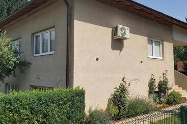 Apartaments turístics šadrvan Una Apartment