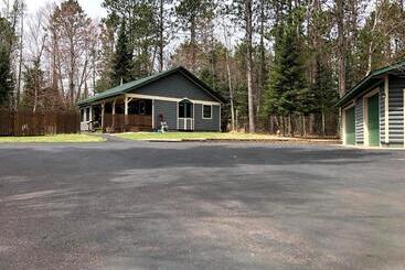 Appartements touristiques Little House In The Big Woods