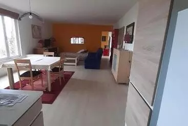 Turistihuoneistot Sous La Charmille