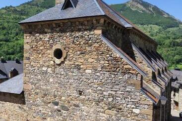 Tourist flats Casa Churdo   Tucasaenlospirineos