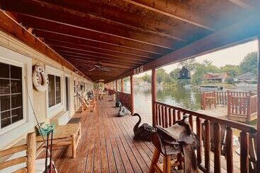 호텔 Olde Mill Inn Of Clarkston