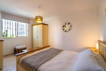 ツーリストアパートメント House Of Barnaby