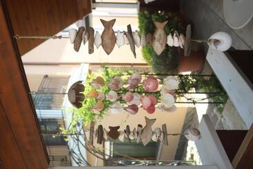 پانسیون Guest House Yanita