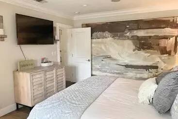 Turistihuoneistot Cute Home 7 Blocks To Beach . Xbox . Bikes . Pets