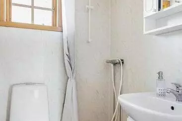 ツーリストアパートメント Ekudden. Idylliskt Nära Sjö. Egen Strand