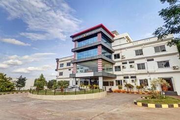 Hotel Grand Jp Inn Near 2 Km From Gundlupet Bus Stand