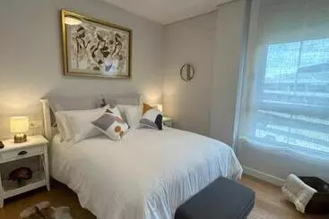 Vakantie-appartementen A Estrenar Amplio Con Piscina Y Parking